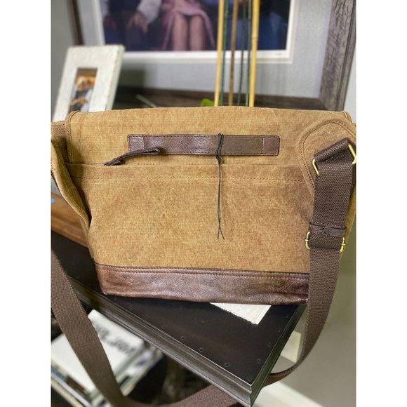 (Sold) FRYE & Co. Jackson Messenger Bag NWT Unisex - Picture 11 of 12
